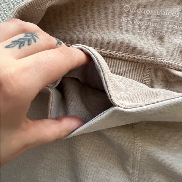 OV | Outdoor Voices Oatmeal Color-blocked Leggings Size Medium - Picture 6 of 6